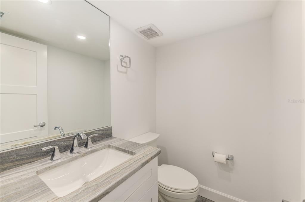 400 64th Avenue - Photo 8