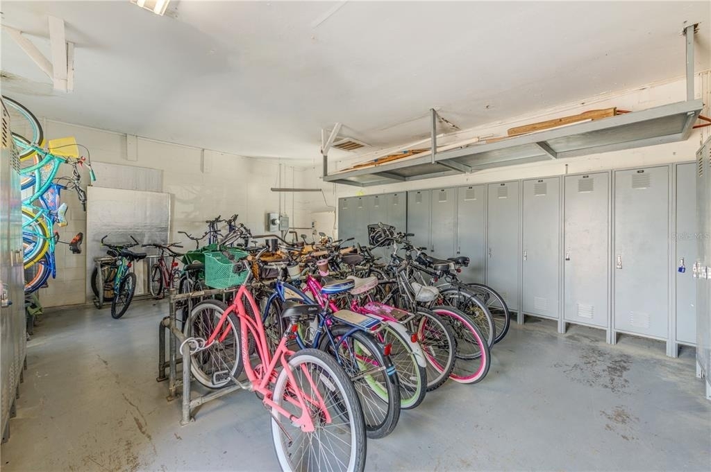 400 64th Avenue - Photo 20