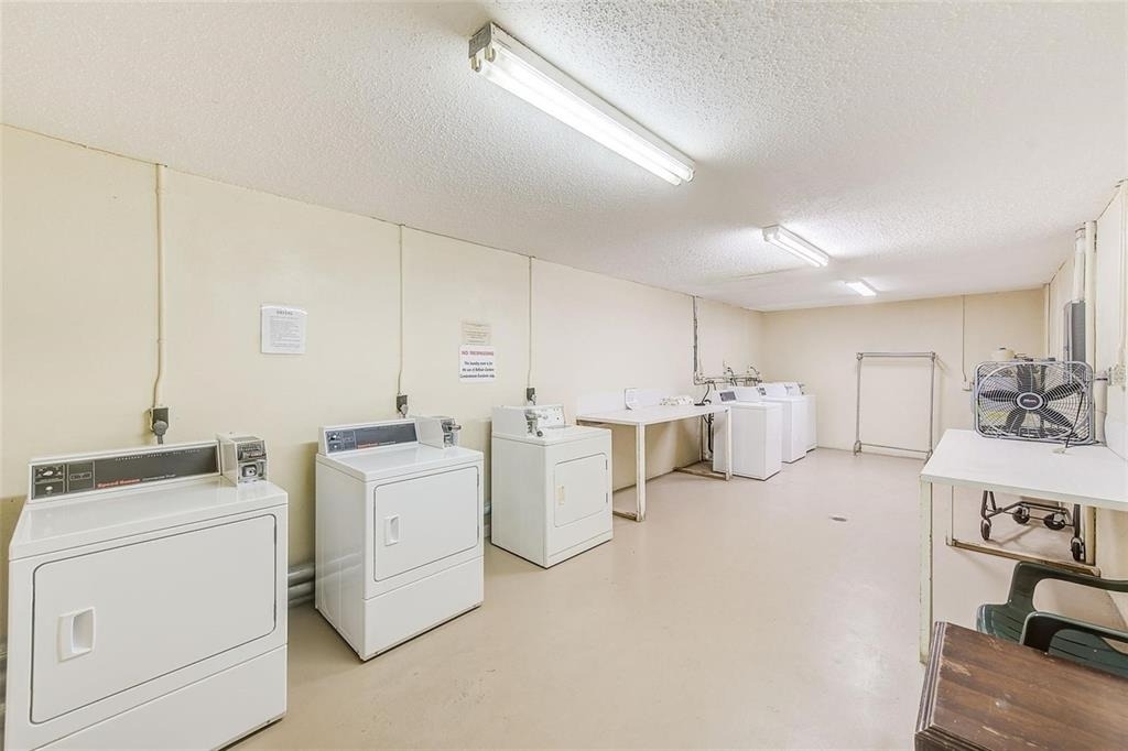 215 Valencia Boulevard - Photo 8