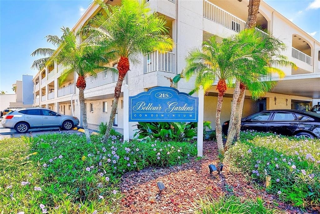 215 Valencia Boulevard - Photo 1