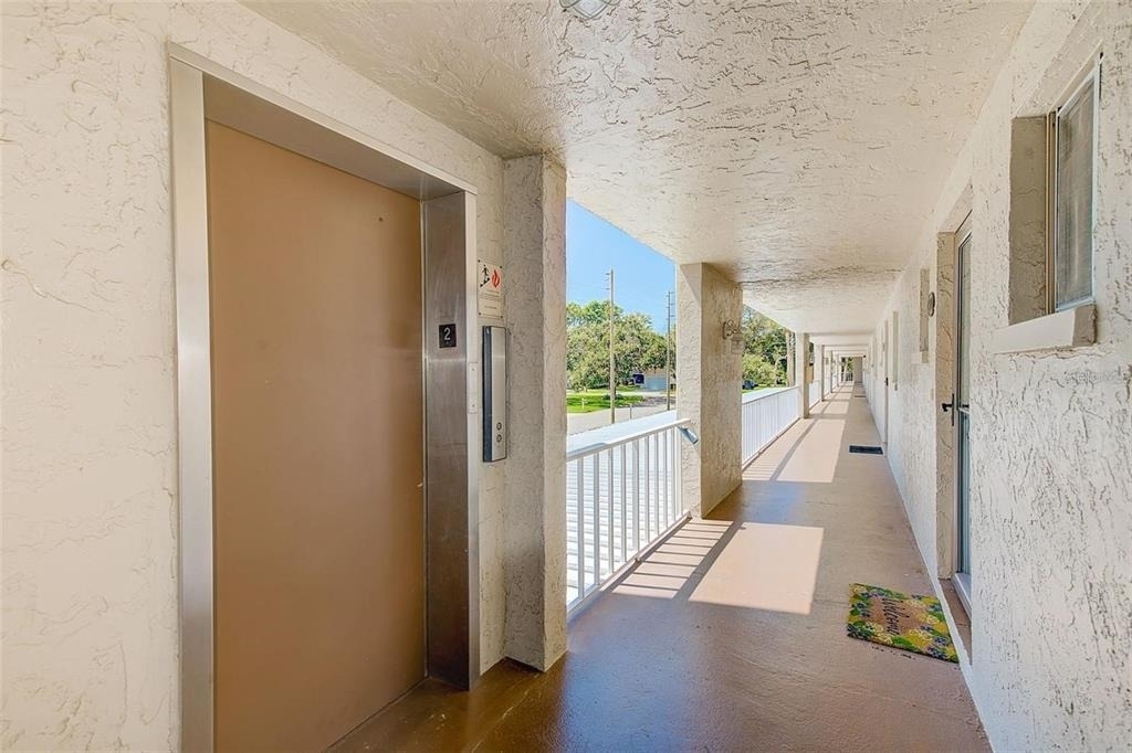 215 Valencia Boulevard - Photo 7