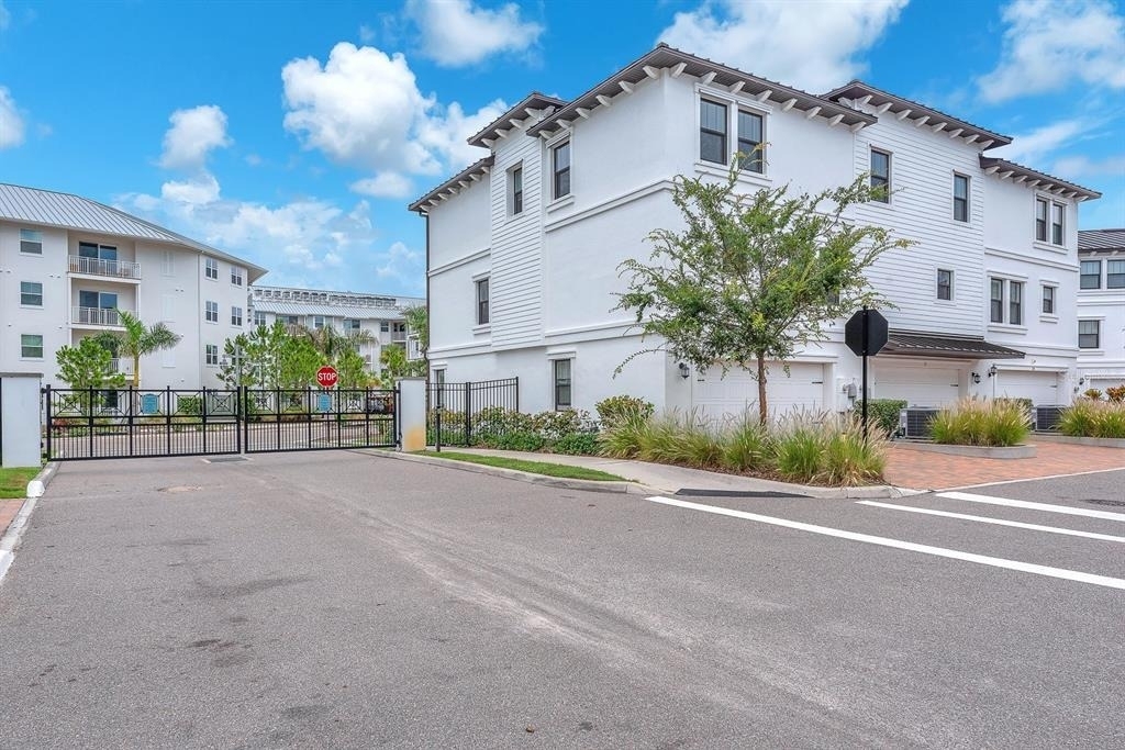 5351 Bridge Street - Photo 32