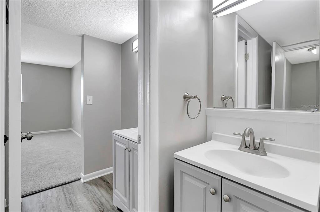 709 Russell Lane - Photo 10