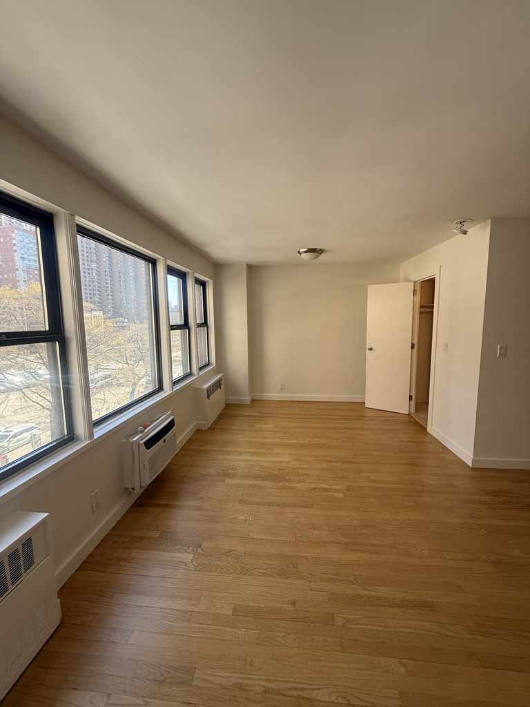 236 East 36th Street - Photo 2