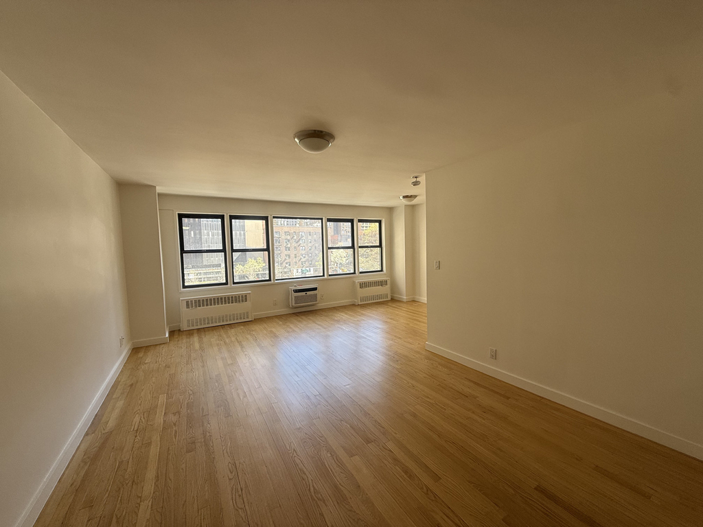 236 East 36th Street - Photo 1