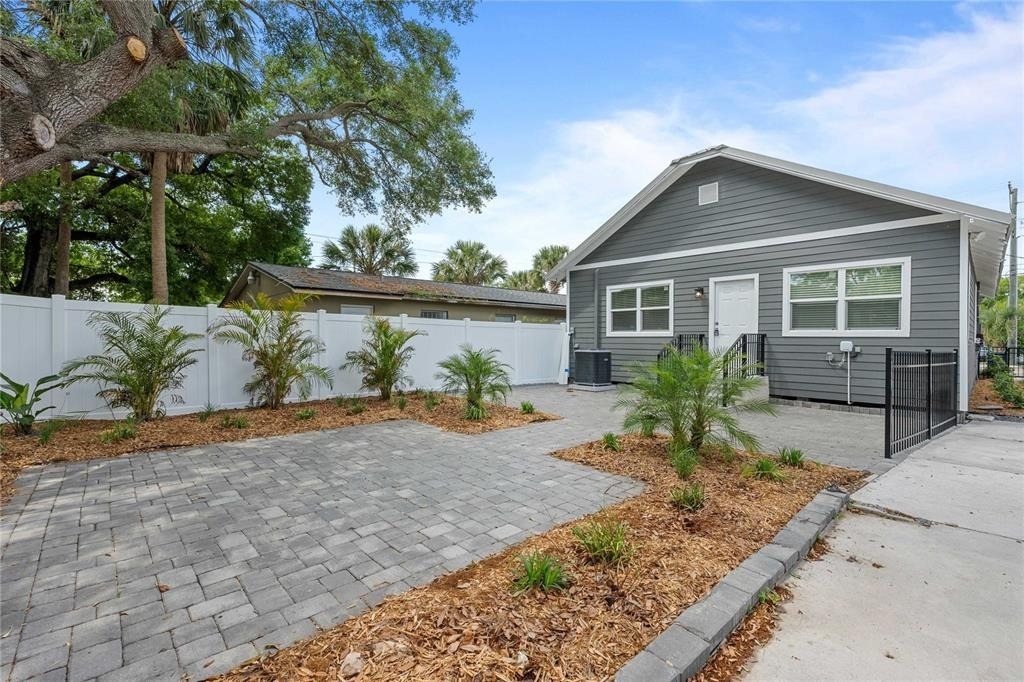 2203 N Boulevard - Photo 9