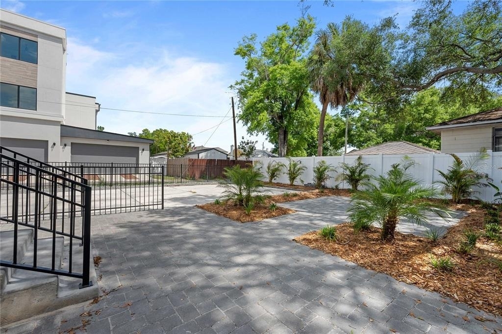 2203 N Boulevard - Photo 11