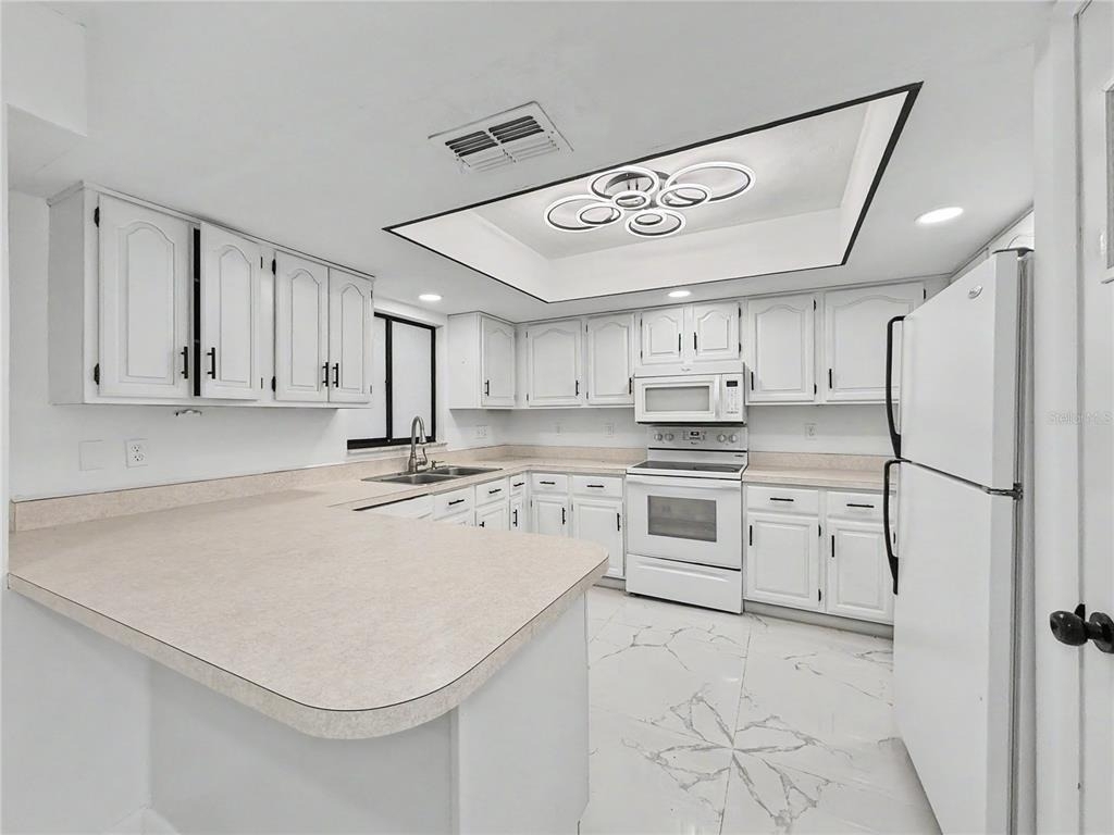 2101 Hibiscus Road - Photo 3