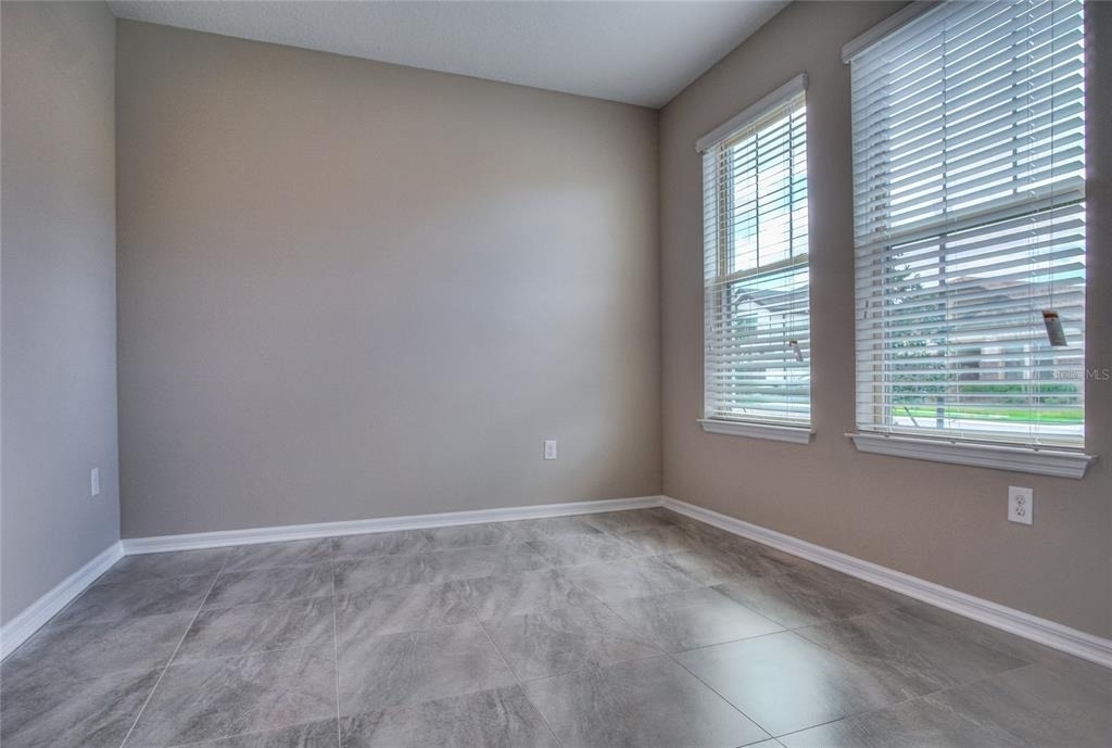4923 Rolling Green Drive - Photo 4