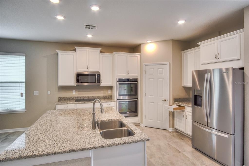 4923 Rolling Green Drive - Photo 5