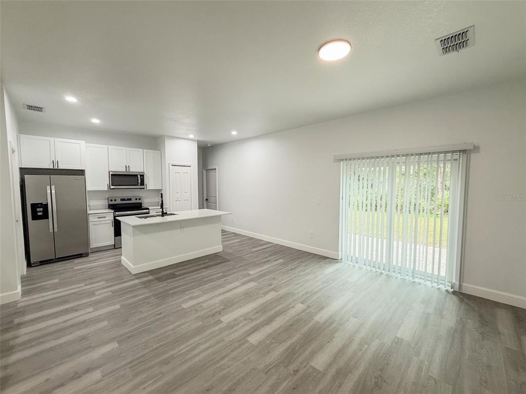 4700 Sunbeam Street - Photo 1