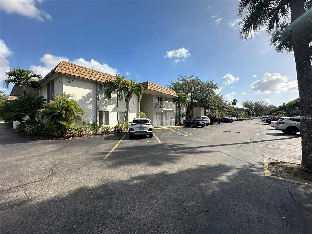 1830 Maravilla Avenue - Photo 17