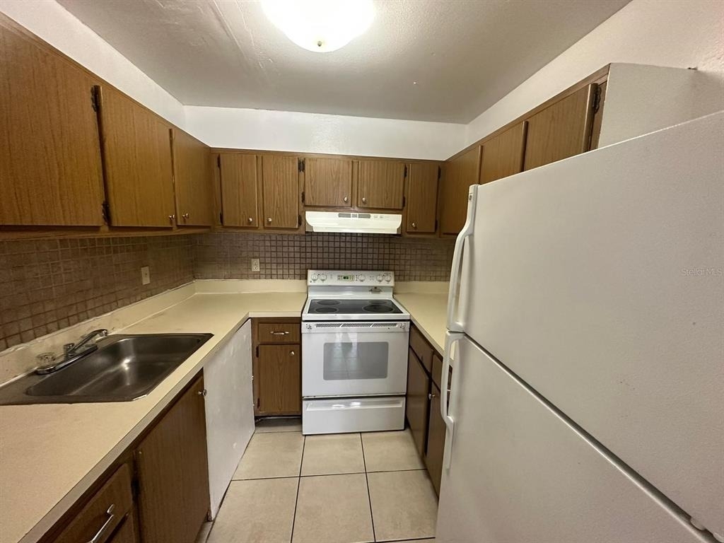 1830 Maravilla Avenue - Photo 6