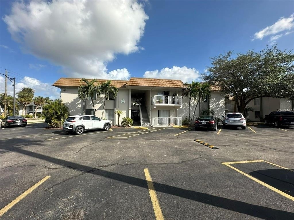 1830 Maravilla Avenue - Photo 16