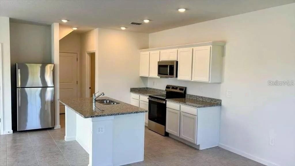 2443 Grey Hawk Dr - Photo 3