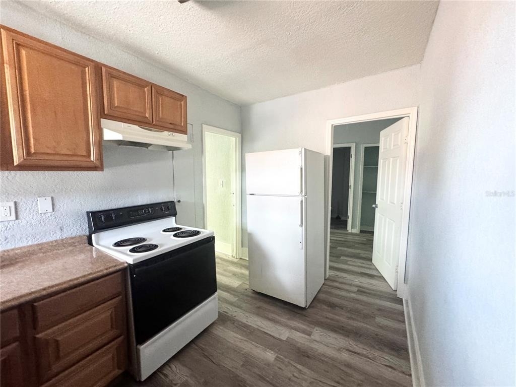 704 Cordova Drive - Photo 3