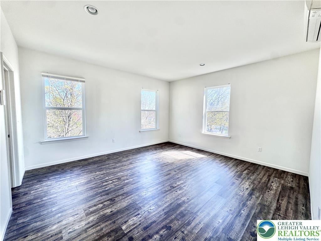 315 E Stone Alley - Photo 6