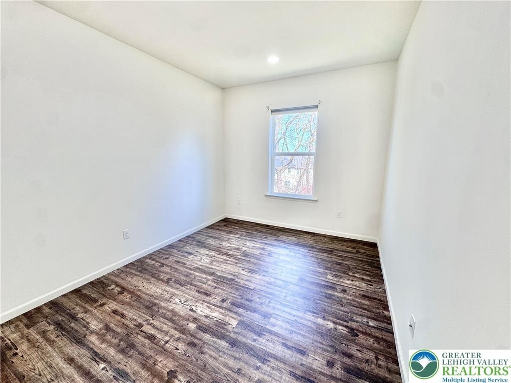 315 E Stone Alley - Photo 10