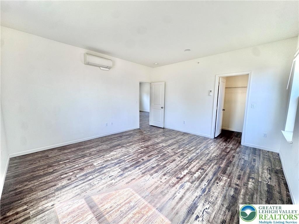315 E Stone Alley - Photo 8