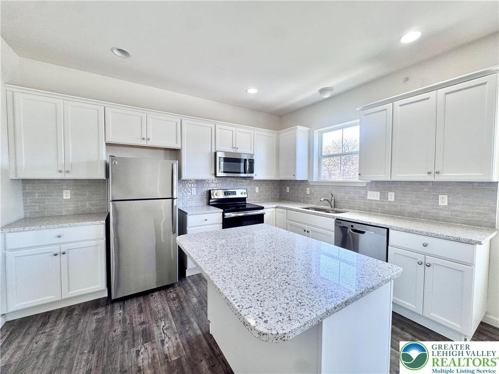 315 E Stone Alley - Photo 4