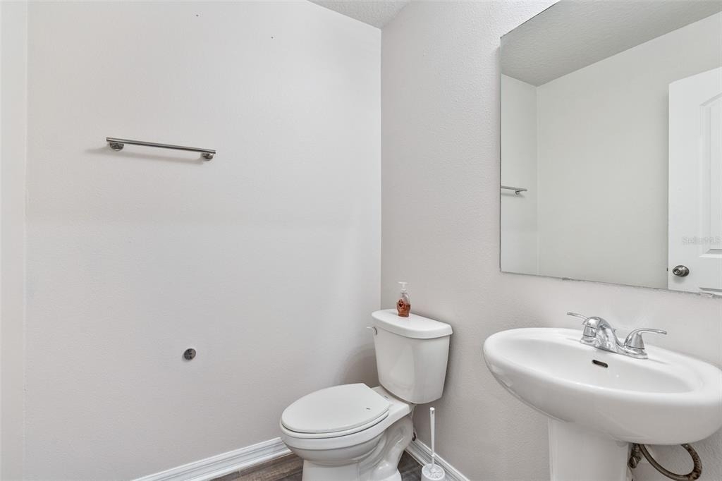 1463 Swan Court - Photo 24