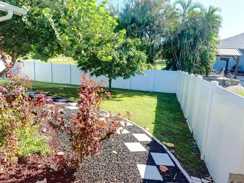 323 Dolphin Parkway - Photo 16