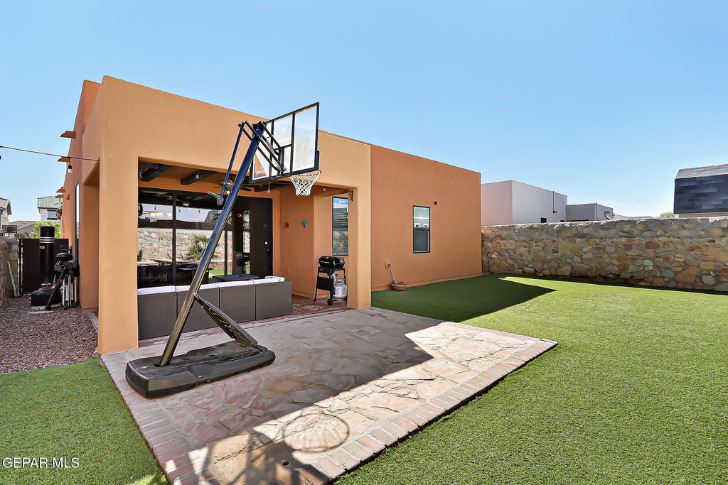 1149 Stoke Street - Photo 32
