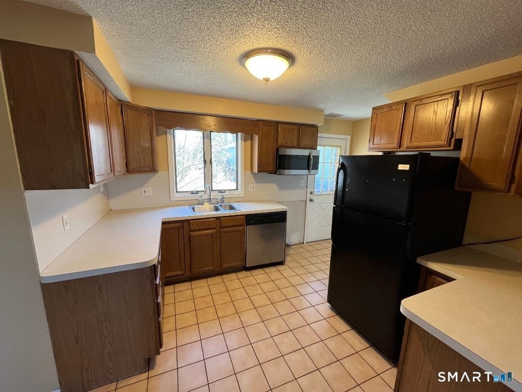 138 Mountain Street - Photo 9