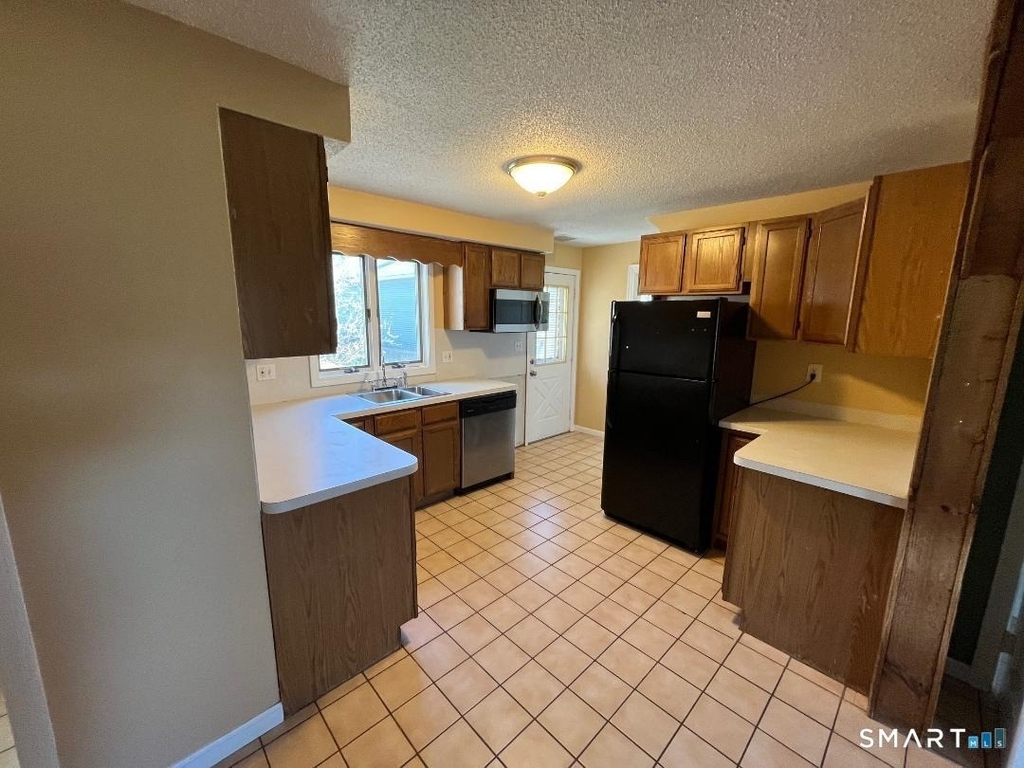 138 Mountain Street - Photo 8