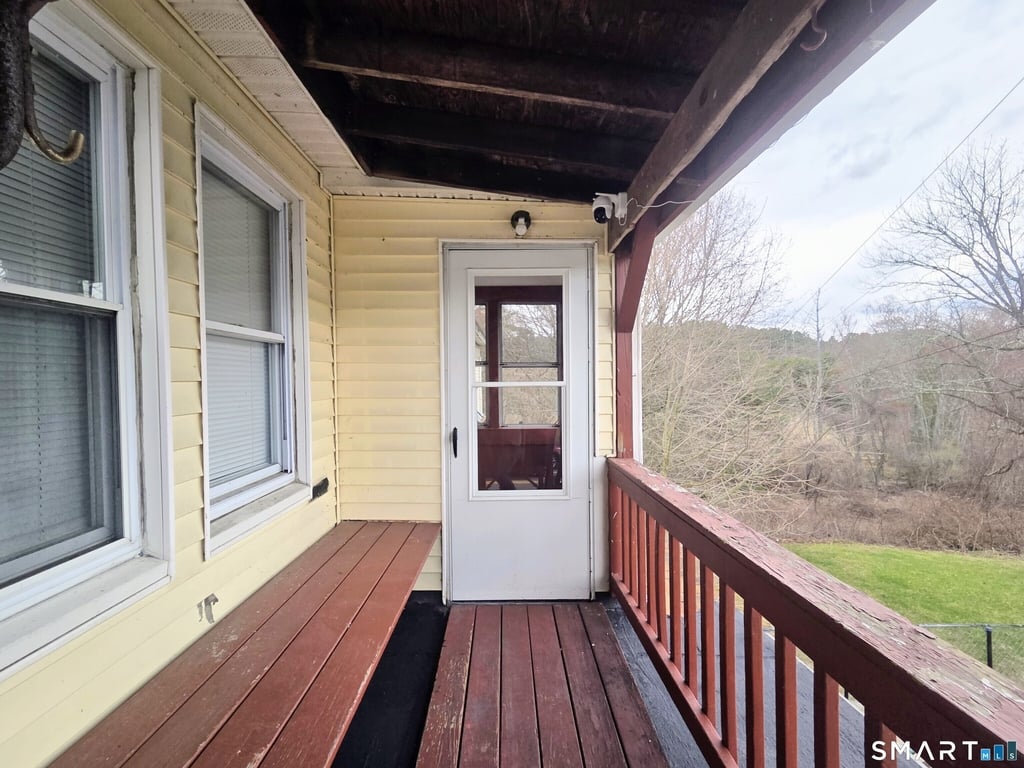 387 Putnam Pike - Photo 2