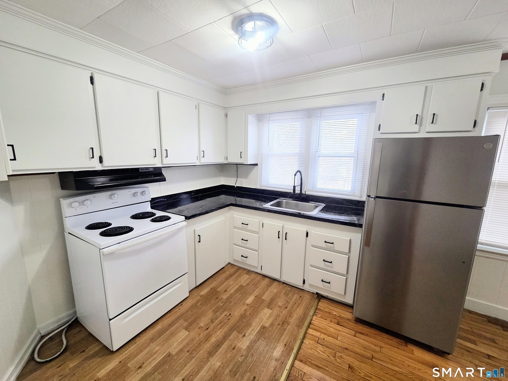 387 Putnam Pike - Photo 8