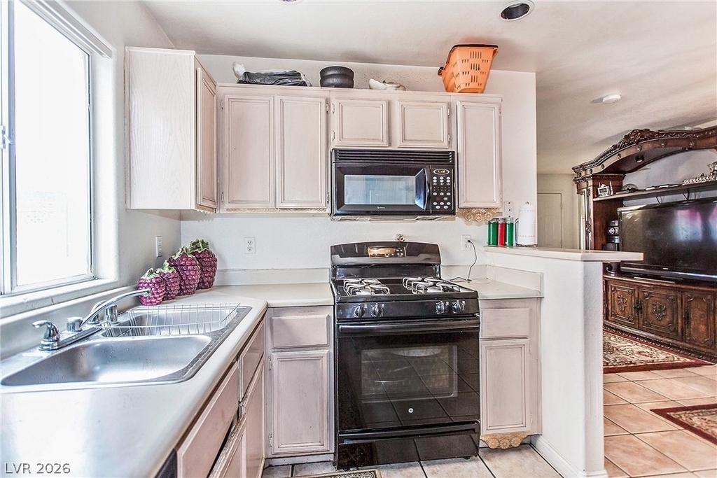 5237 Steinbrenner Lane - Photo 8