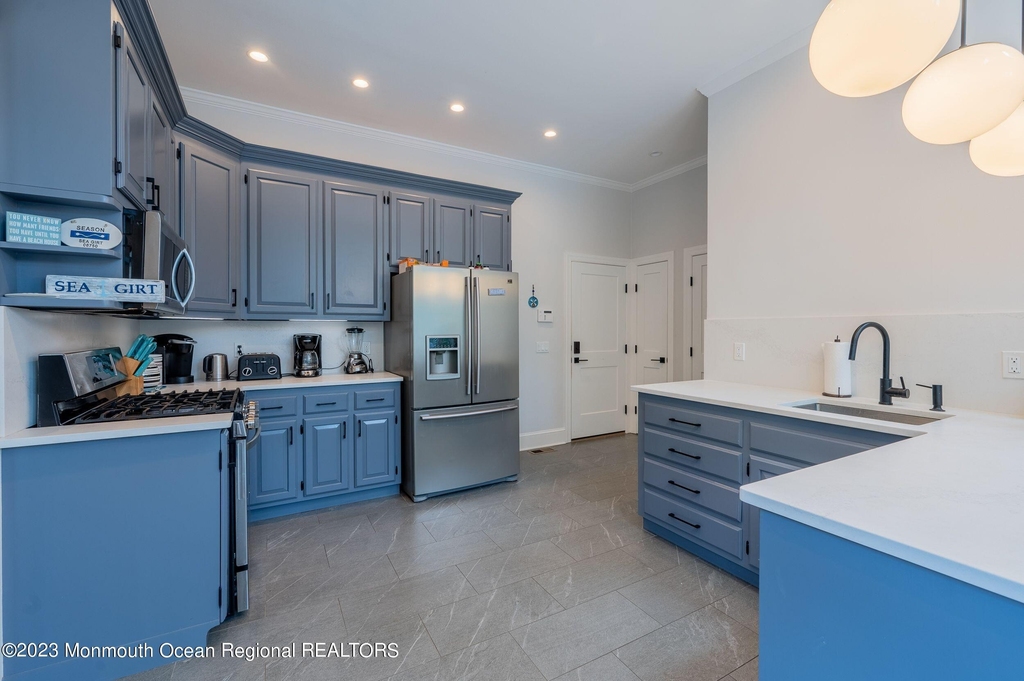 623 Brooklyn Boulevard - Photo 17