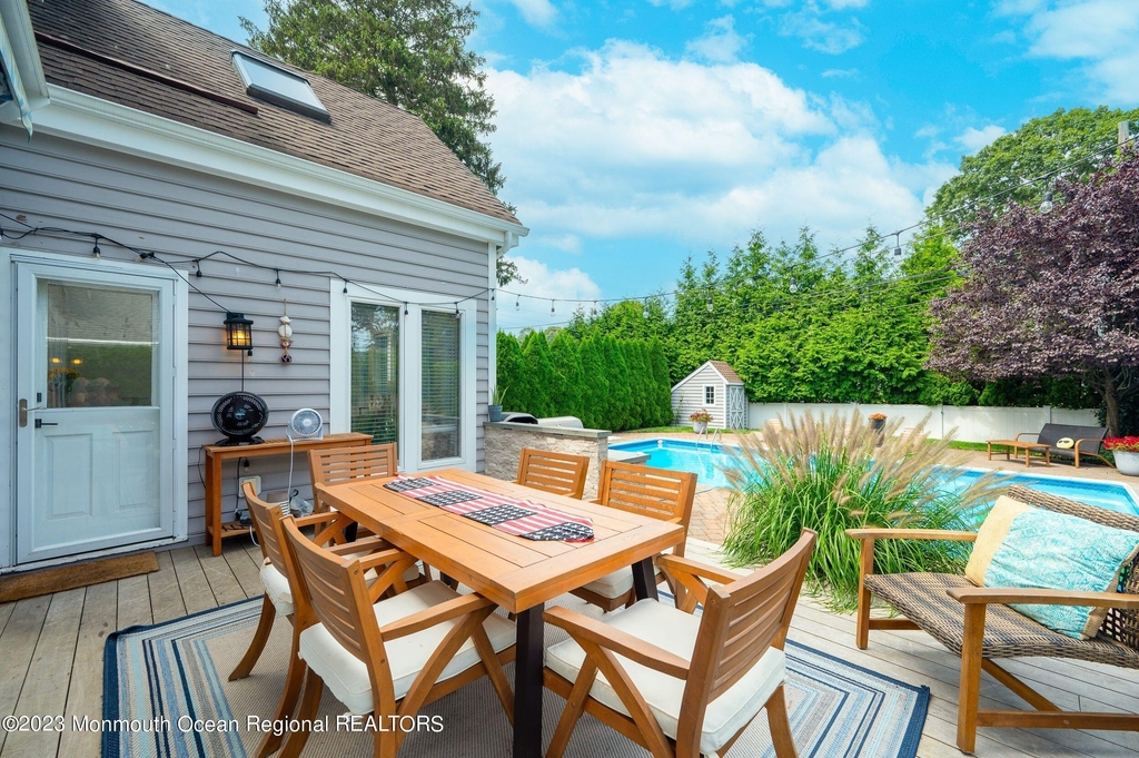 623 Brooklyn Boulevard - Photo 3