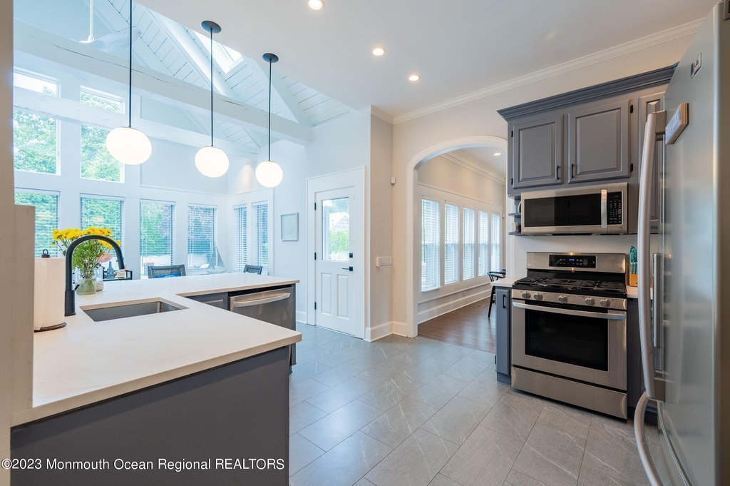 623 Brooklyn Boulevard - Photo 16