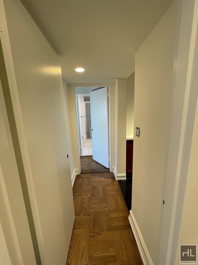 East 71st Street - Photo 19