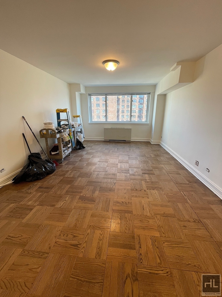 East 71st Street - Photo 0