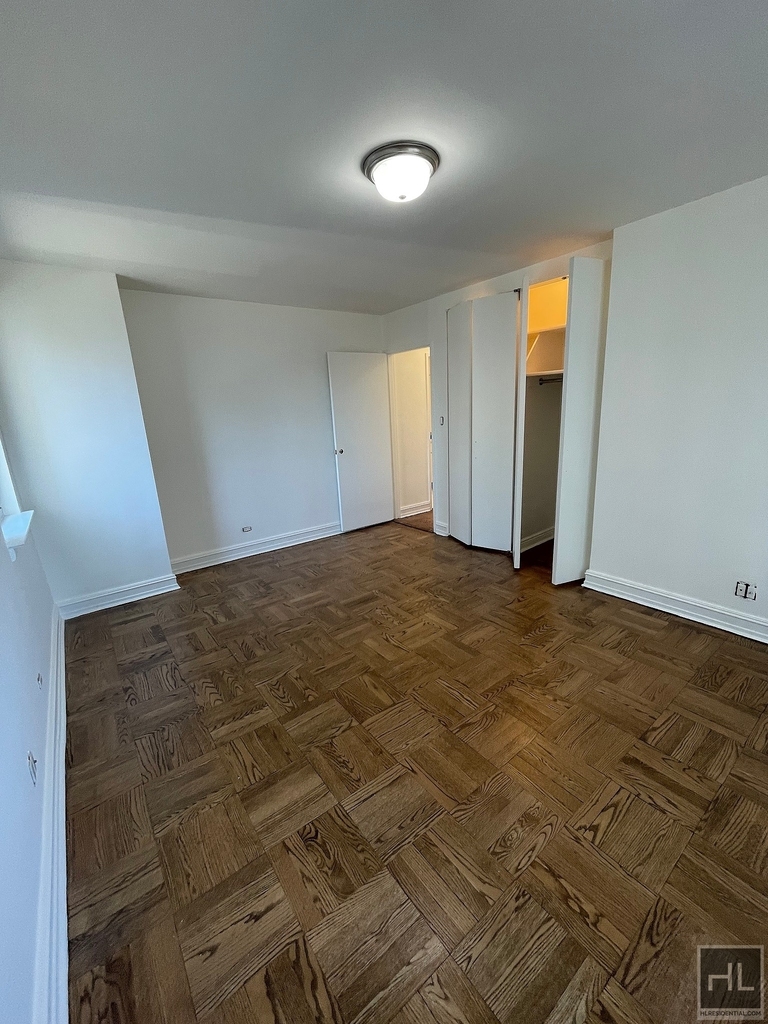 East 71st Street - Photo 9