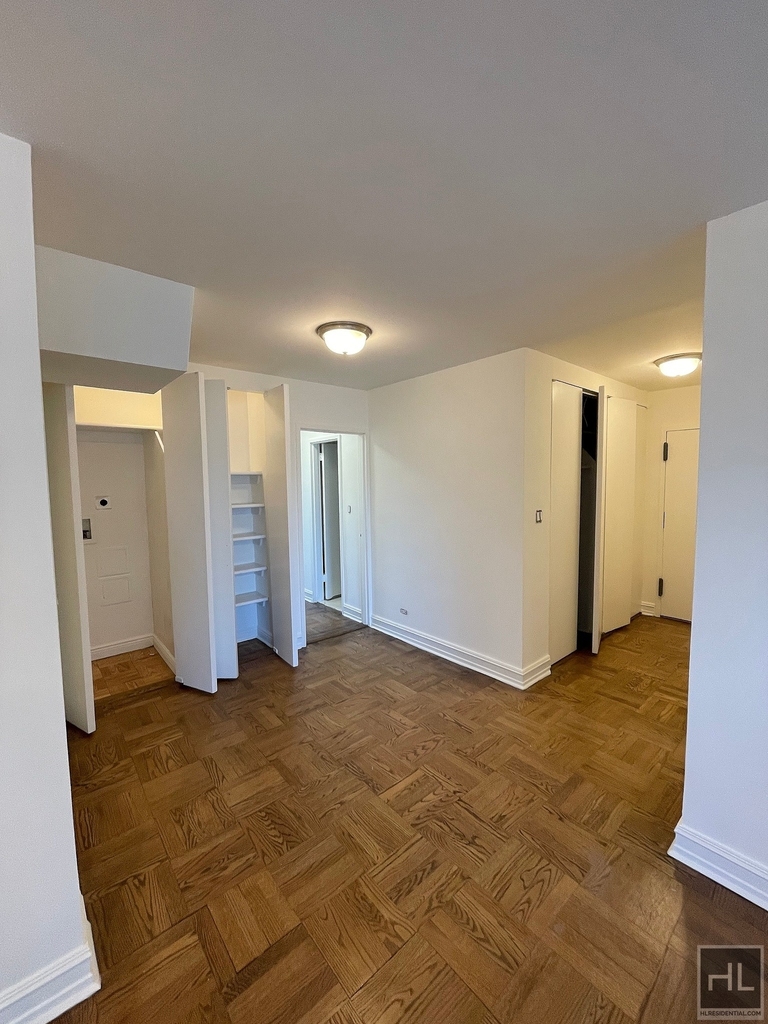 East 71st Street - Photo 3