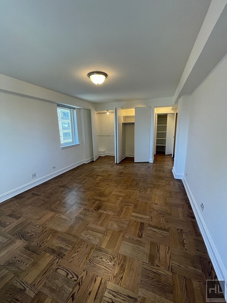 East 71st Street - Photo 6