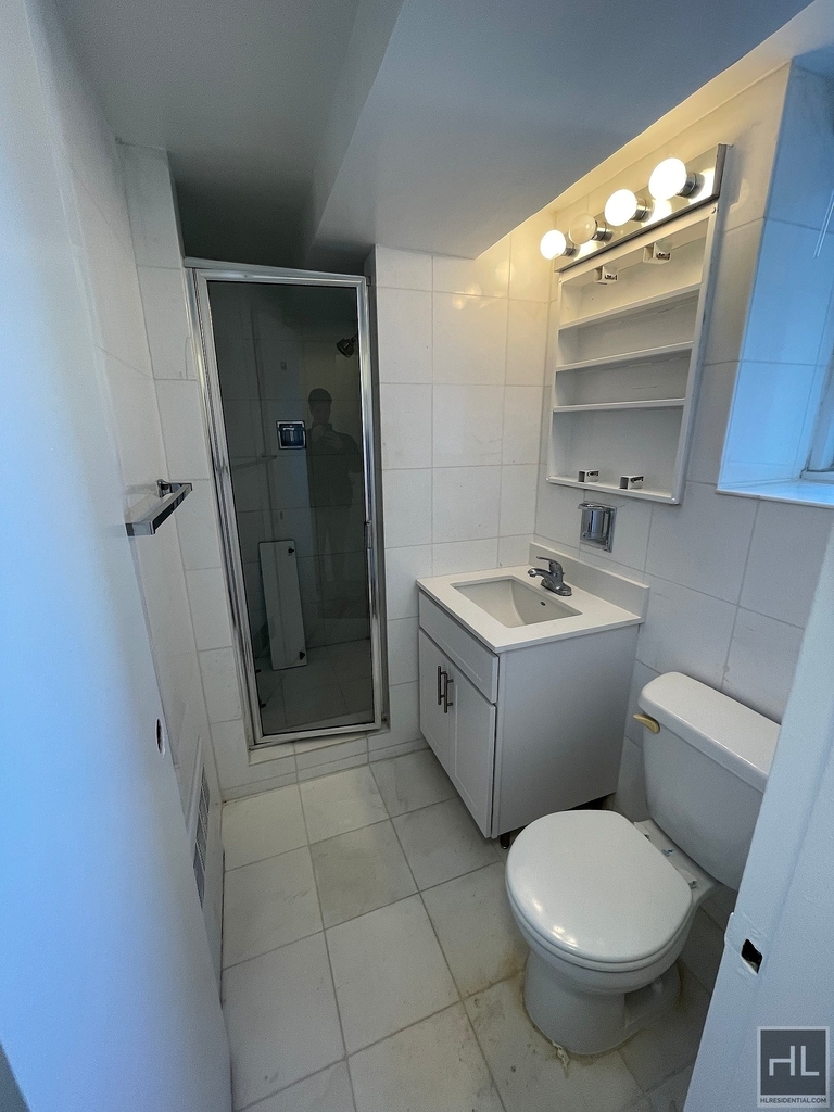 East 71st Street - Photo 17