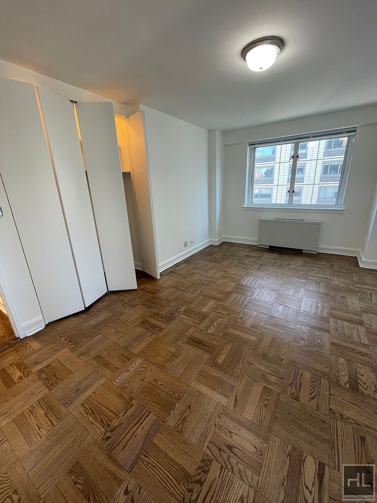 East 71st Street - Photo 11