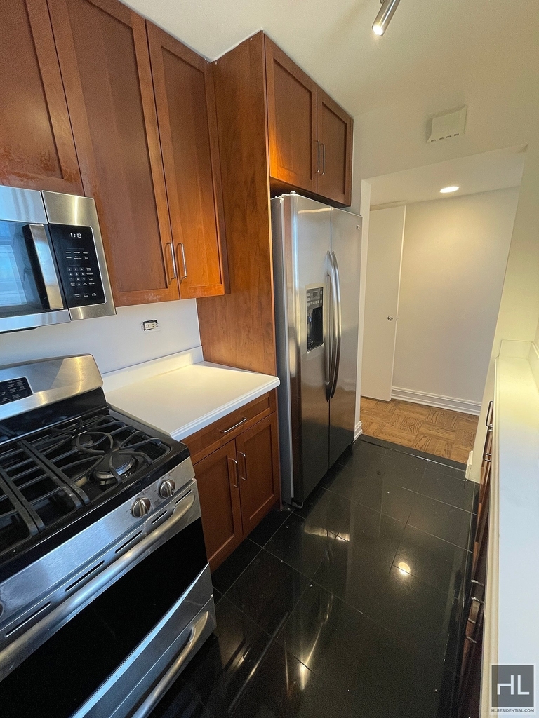 East 71st Street - Photo 14