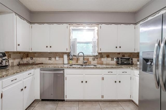 3217 Lubbock Avenue - Photo 9