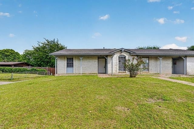 1406 Yukon Drive - Photo 0