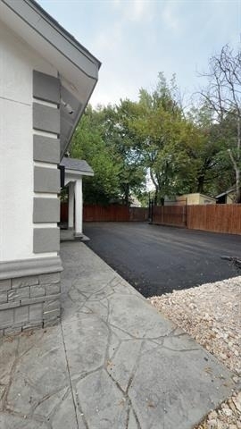 306 Broadmoor - Photo 2