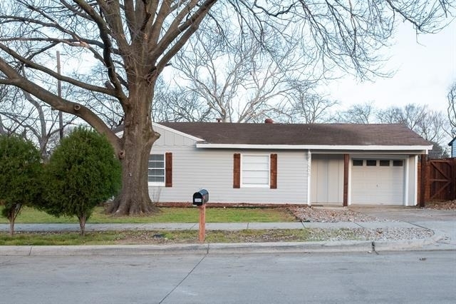1505 Arbor Lane - Photo 0