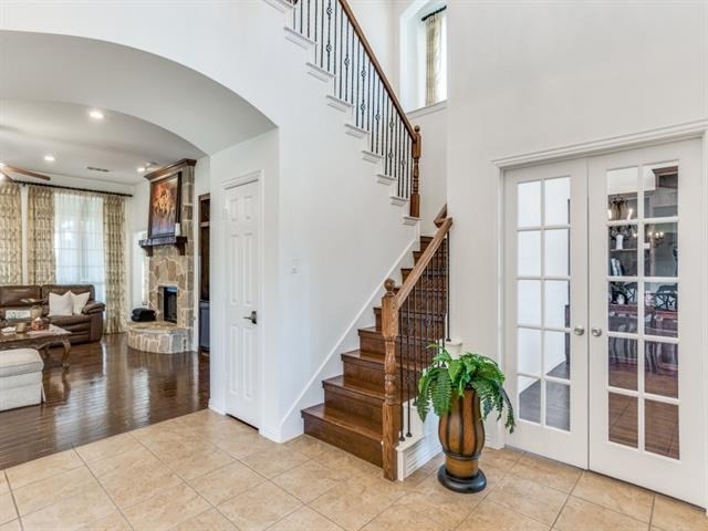 7110 Waterbury Drive - Photo 2