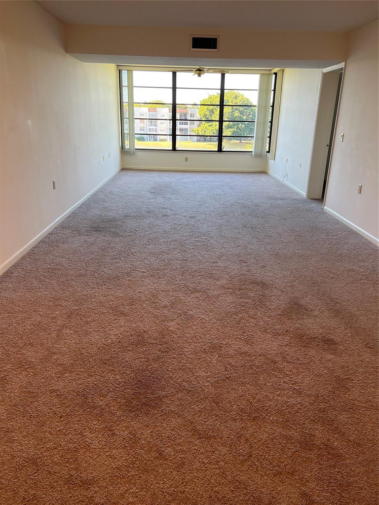 1526 Whitehall Drive - Photo 2