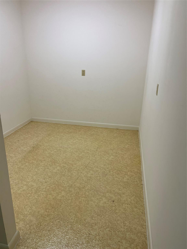 1526 Whitehall Drive - Photo 10
